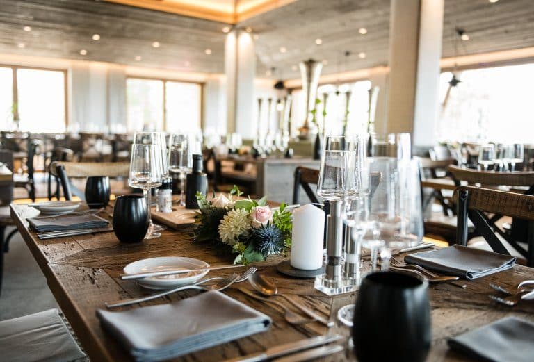 Tom Almhütte Panoramablick auf die Alpen